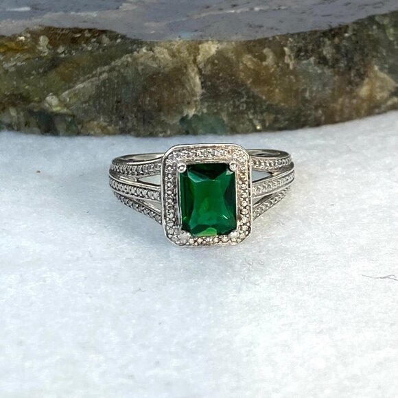 Sterling Silver 925 Rectangular Prong Set Green Emerald Glass Ring Sz 6.75 - Picture 3 of 16